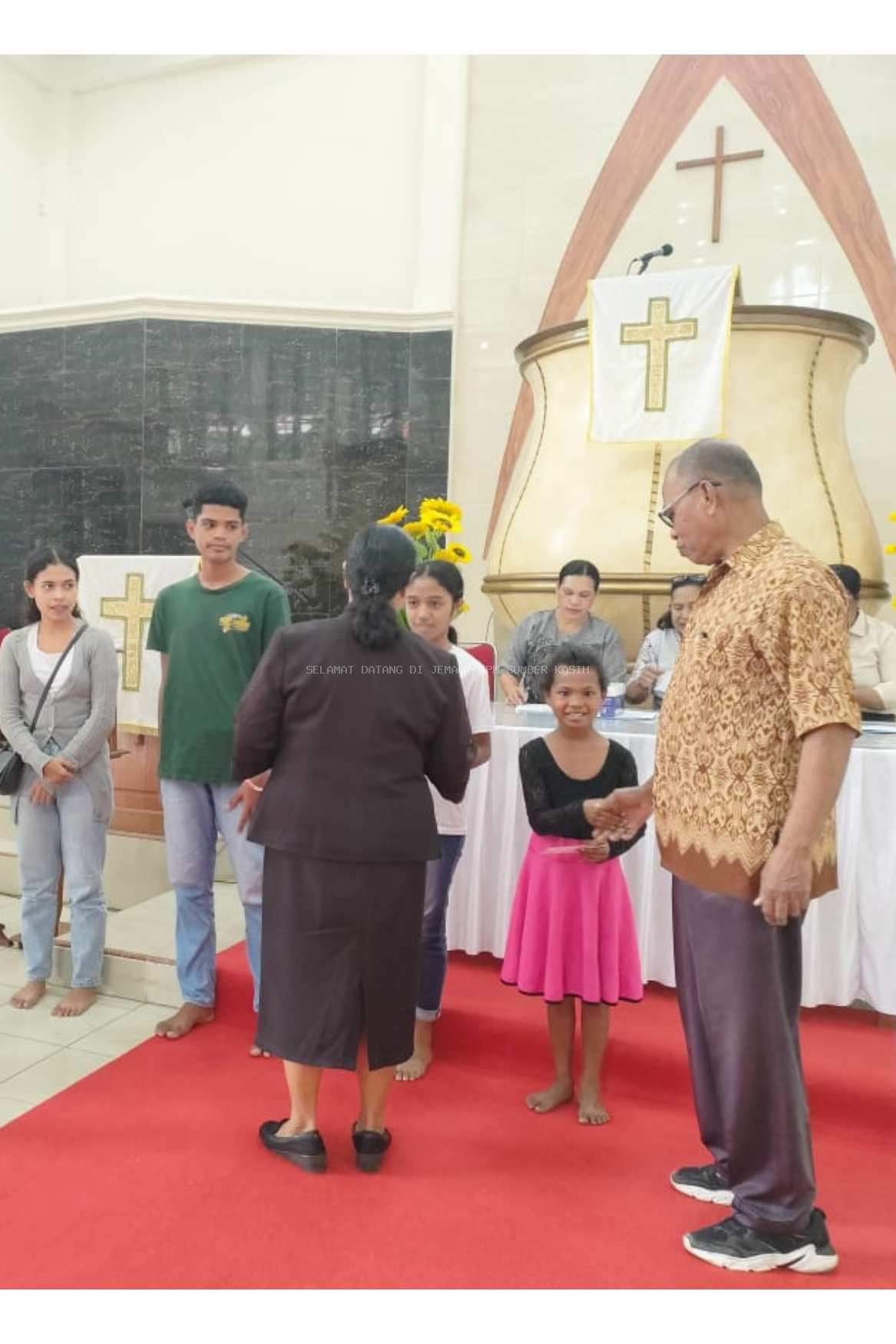 SANTAPAN HARIAN KELUARGA, KAMIS, 10 AGUSTUS 2024 : 1 Korintus 15 : 20 - 24, Yesus Kristus Yang Terutama