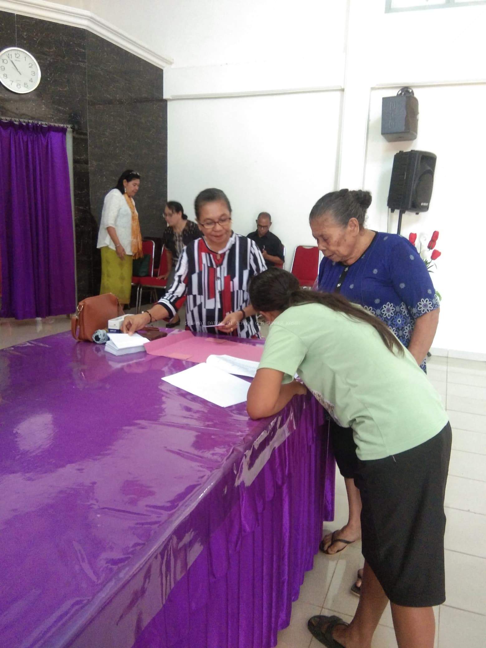 SANTAPAN HARIAN KELUARGA, KAMIS, 31 Oktober 2024, Roma 15 : 22 - 33, Membantu Sesama Untuk Kesejahteraan adalah Buah Benih Injil